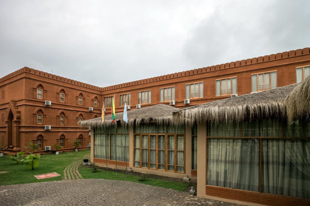 Bagan Landmark Hotel Nyaung-U Bagian luar foto